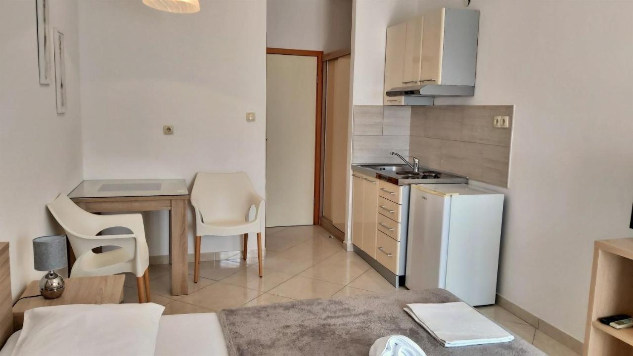 Apartments Nemira Omiš Exterior foto