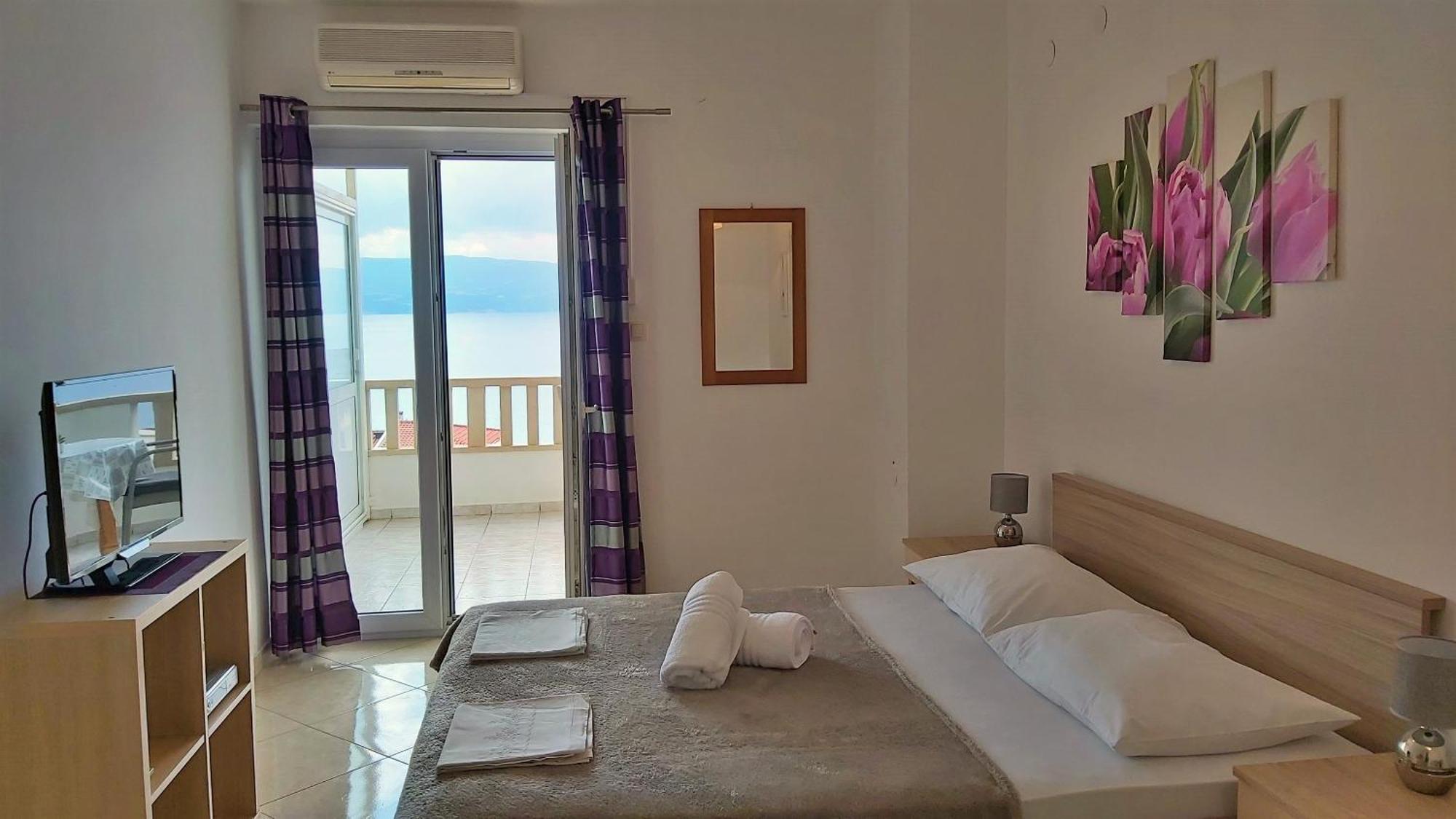 Apartments Nemira Omiš Quarto foto