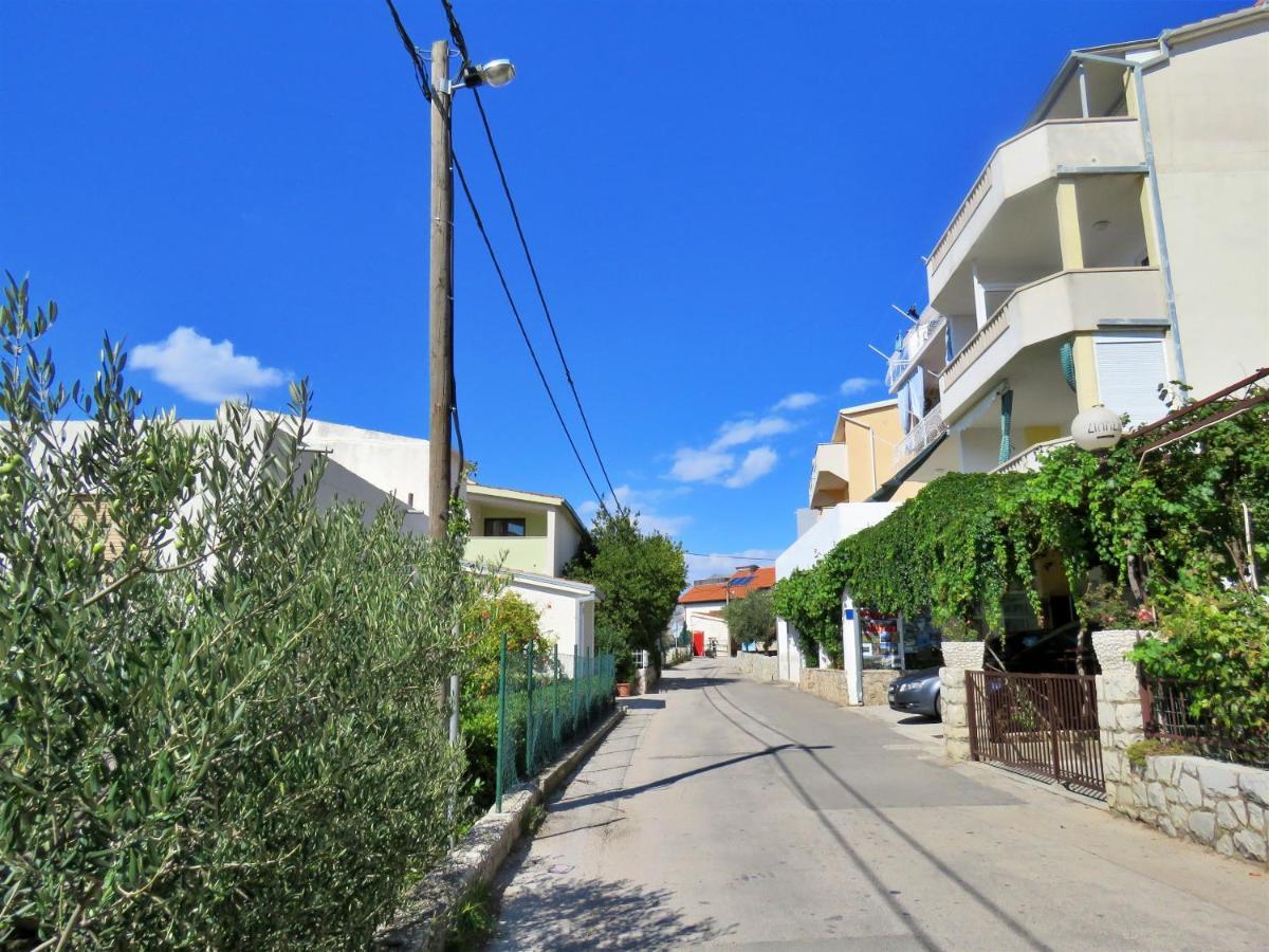 Apartments Nemira Omiš Exterior foto